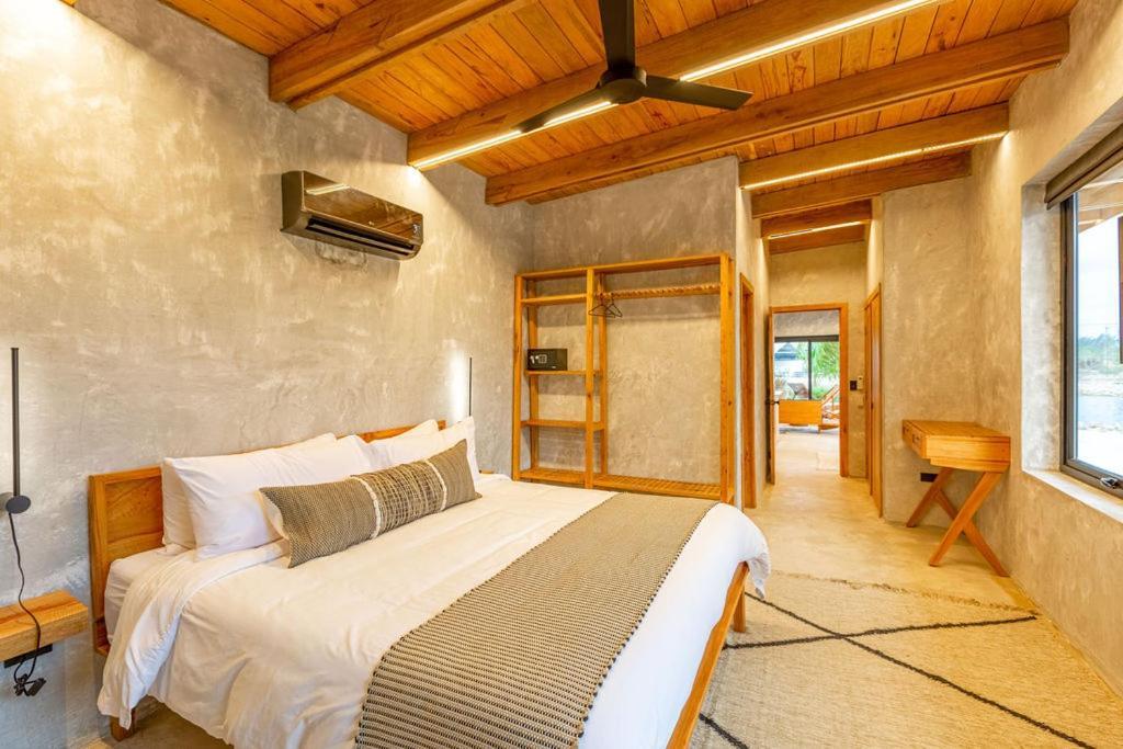 Seabird Luxury Dwellings Villa Placencia Exterior photo
